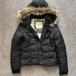 Abercrombie & Fitch Women's Black Puffer Coat with Faux Fur Hood